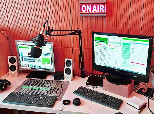 D&R Airmate-8. Perfect Console for Start Ups and Professionals View From Above